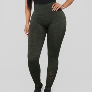 The impossible seamless leggings